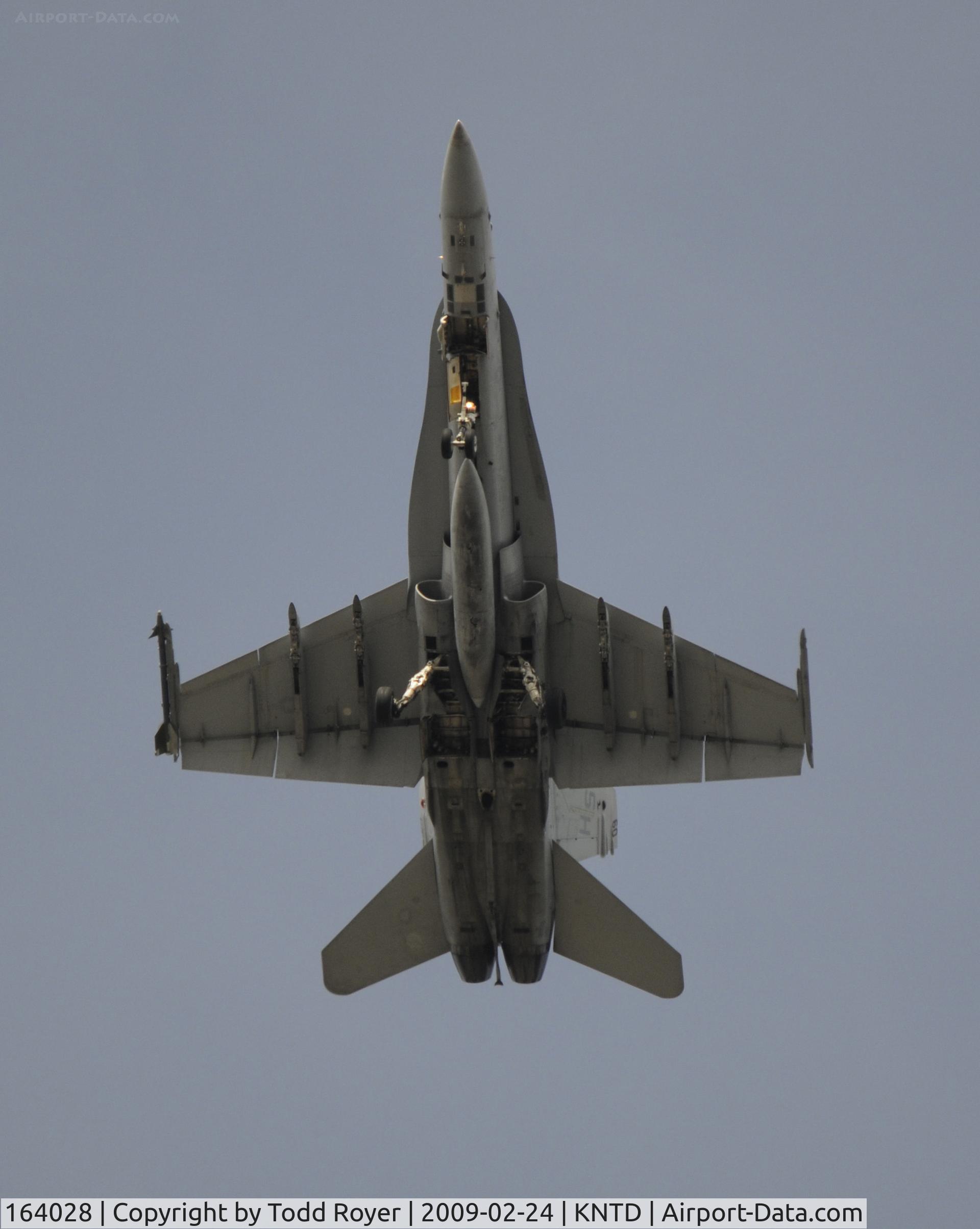 164028, 1990 McDonnell Douglas F/A-18D Hornet C/N 0914/D047, From the backyard