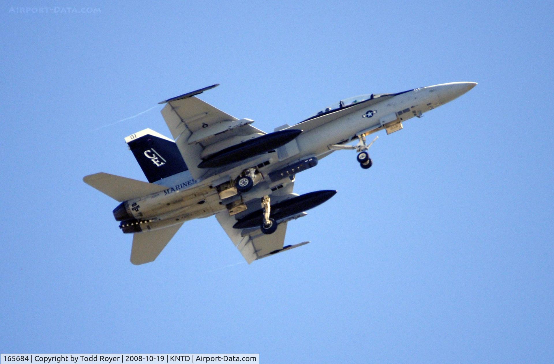 165684, Boeing F/A-18D Hornet C/N 1491/TAFD005, From the backyard