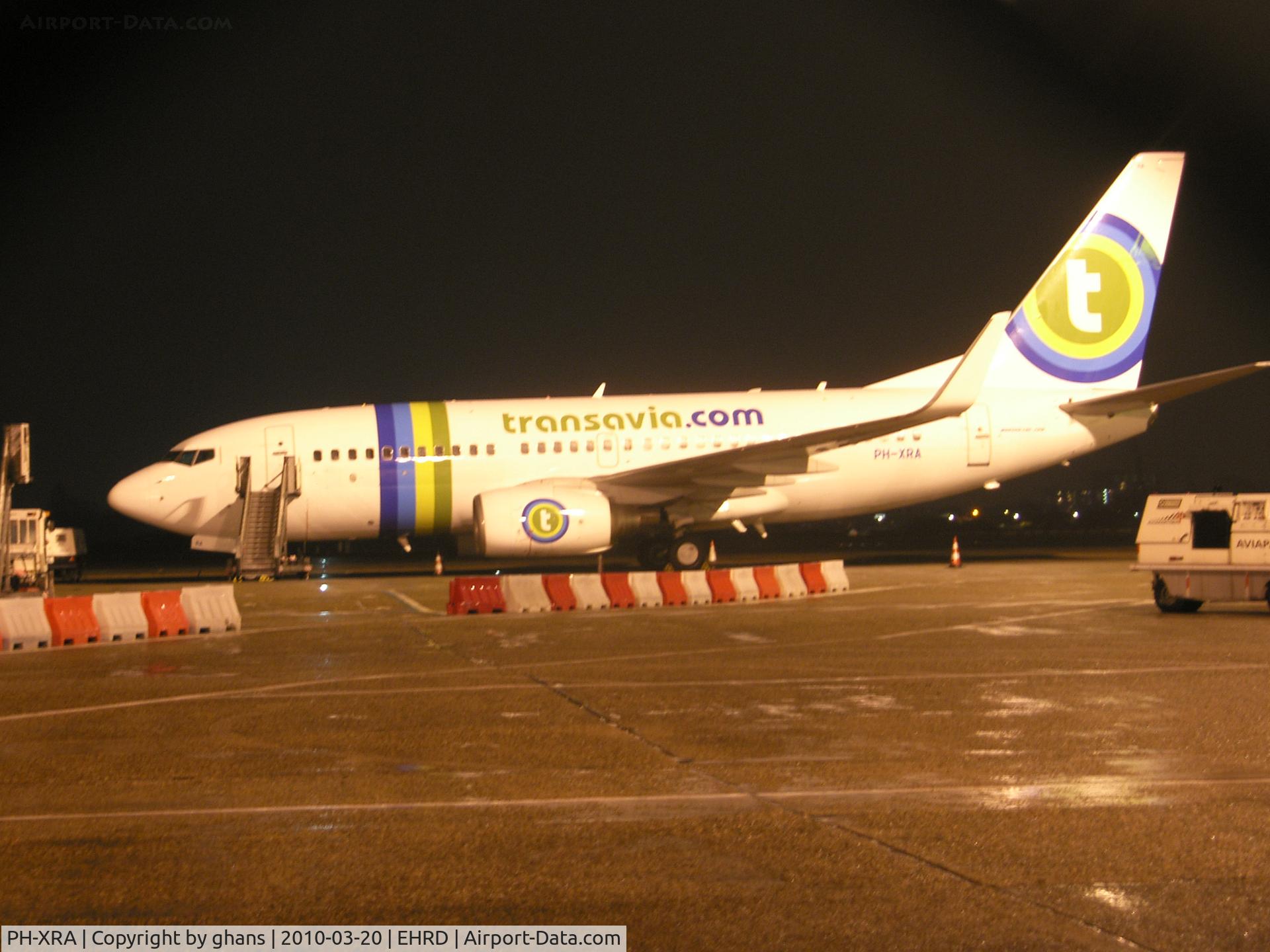 PH-XRA, 2001 Boeing 737-7K2 C/N 30784, nightshot of B 737-700 Transavia