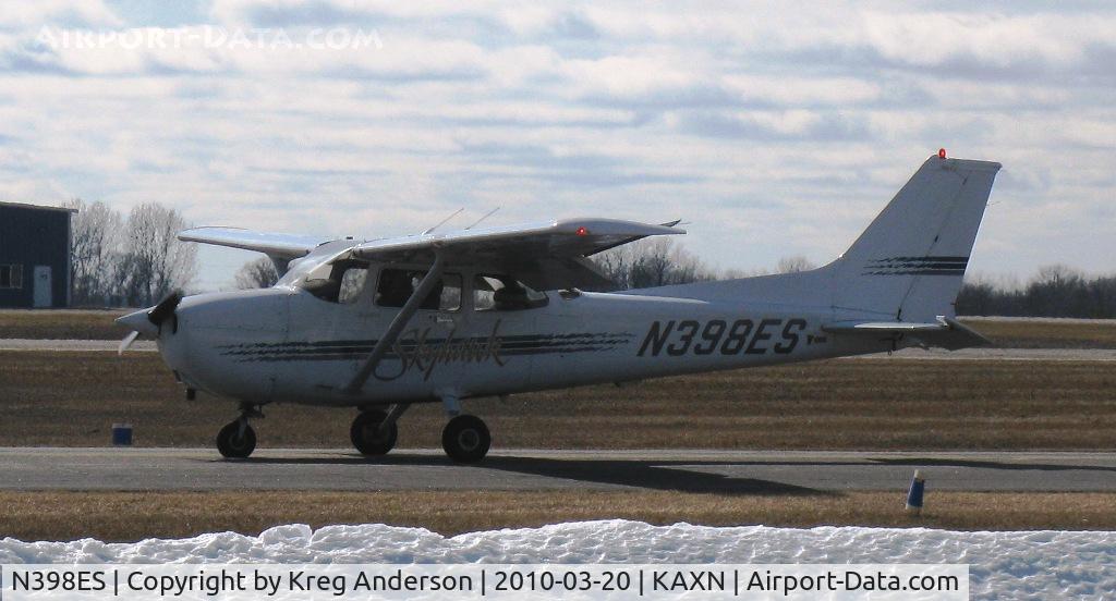 N398ES, 1997 Cessna 172R C/N 17280156, Apologies for the backlit photo.