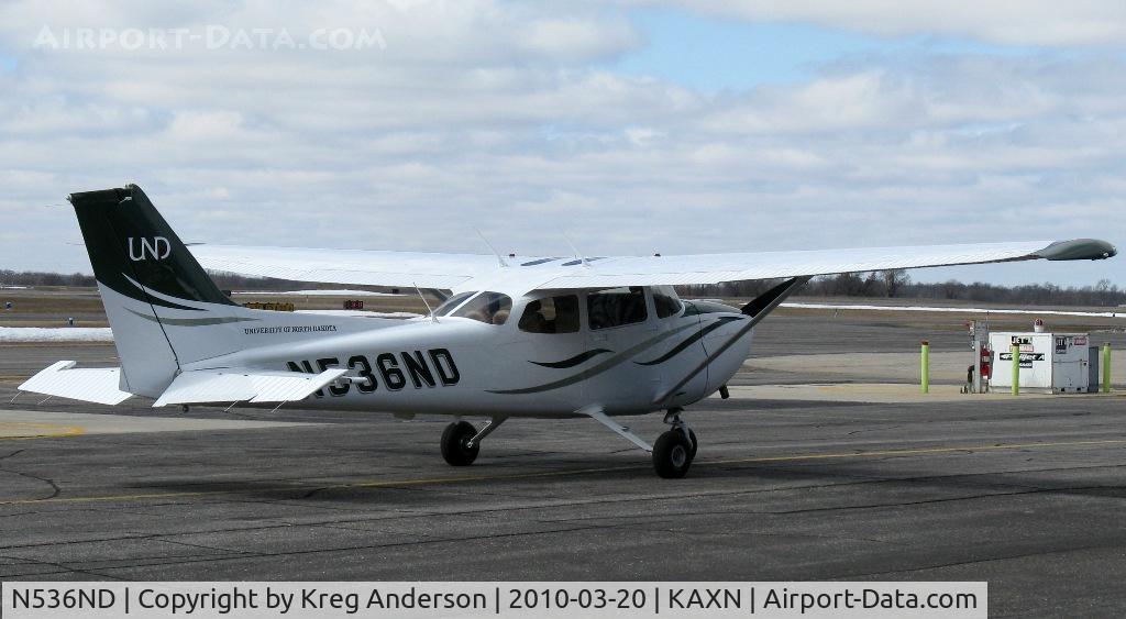 N536ND, Cessna 172S C/N 172S10932, University of North Dakota Cessna 172S Skyhawk on the ramp.