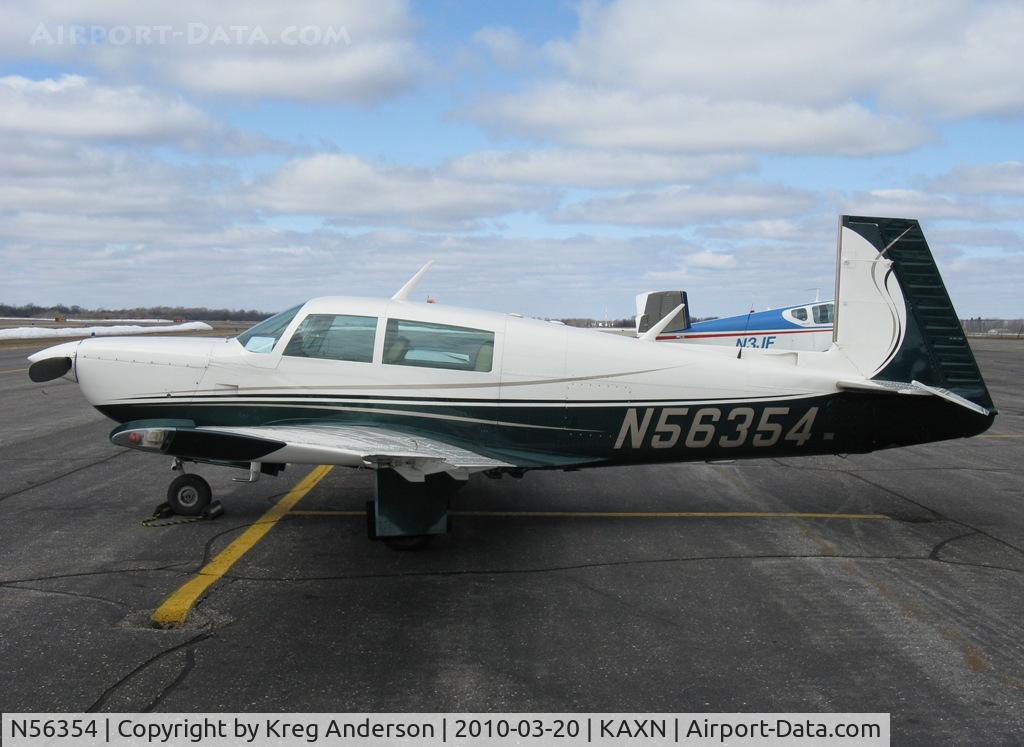 N56354, 1983 Mooney M20K C/N 25-0744, Mooney M20K on the ramp.