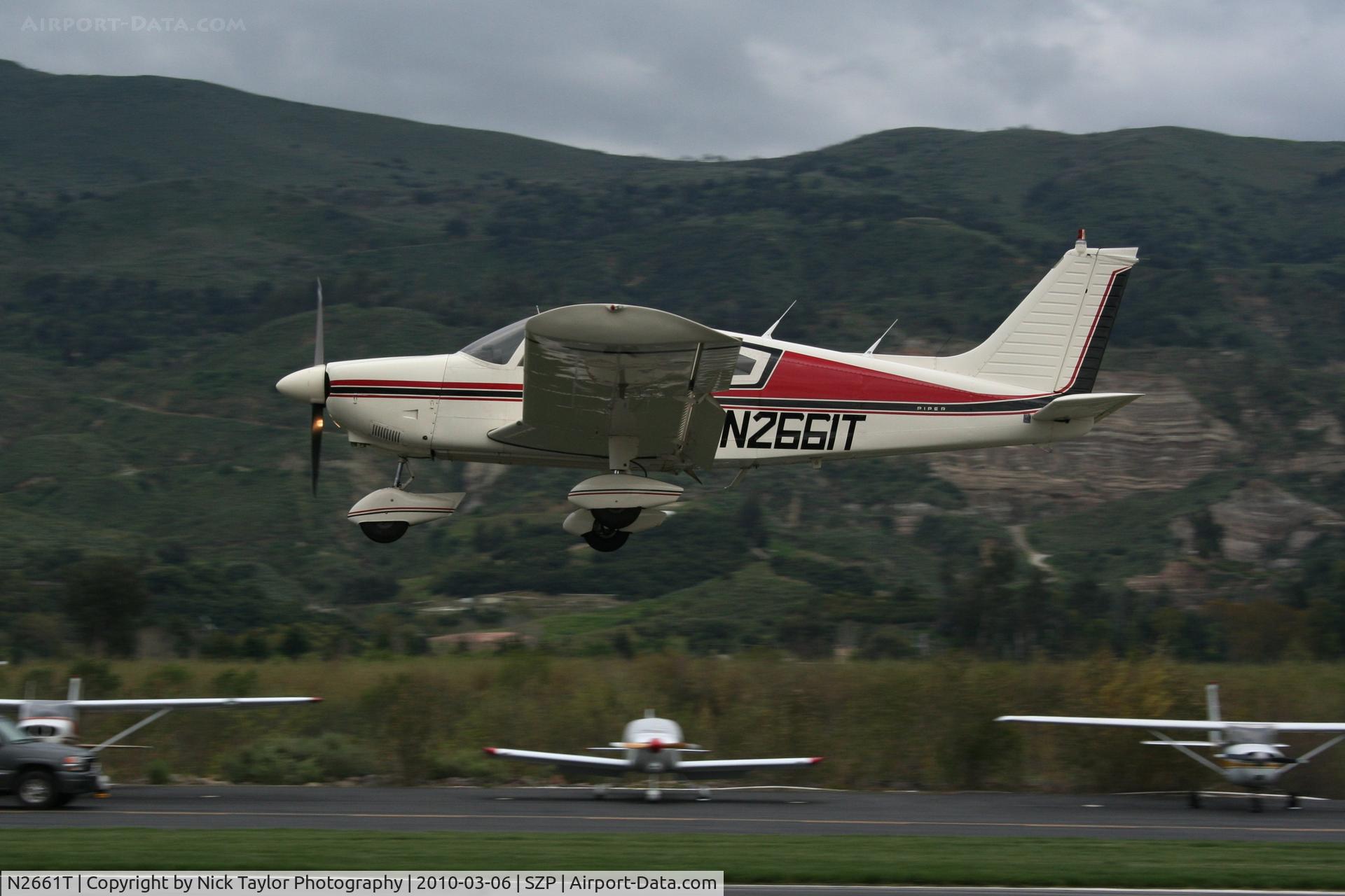 N2661T, 1971 Piper PA-28-180 C/N 28-7205069, Landing RWY 4 before the rain