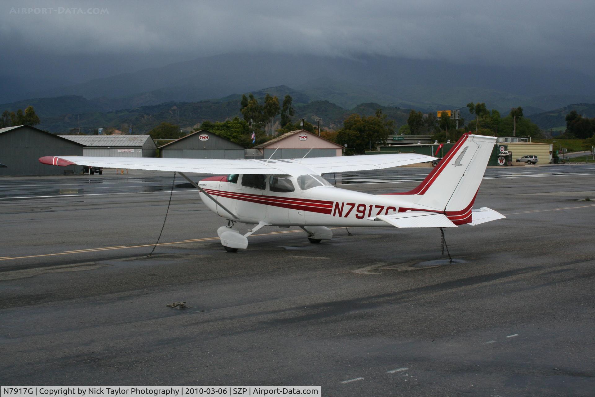 N7917G, 1970 Cessna 172L C/N 17259617, Sitting in the rain