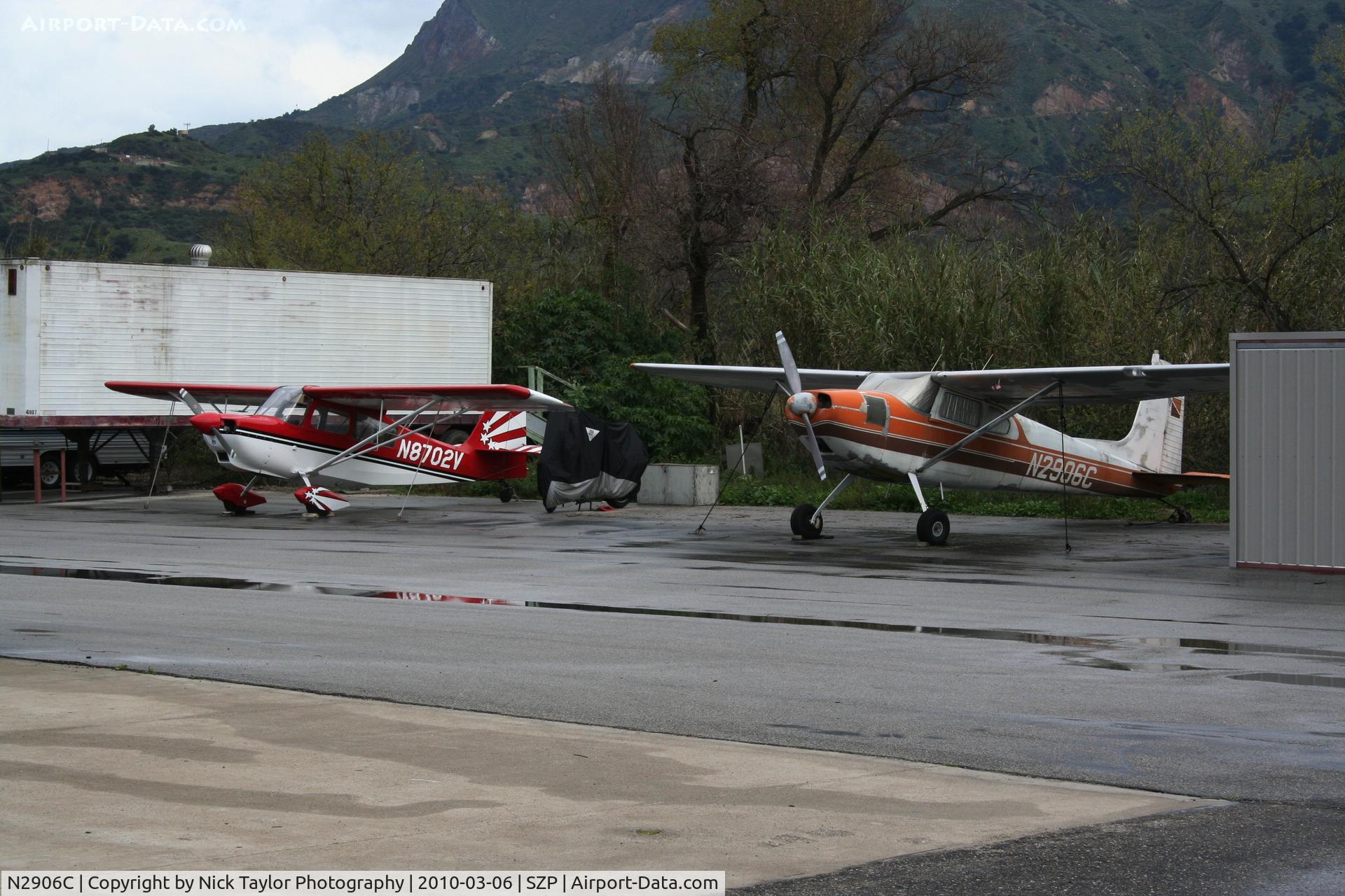 N2906C, 1954 Cessna 180 C/N 30806, Sitting with N8702V