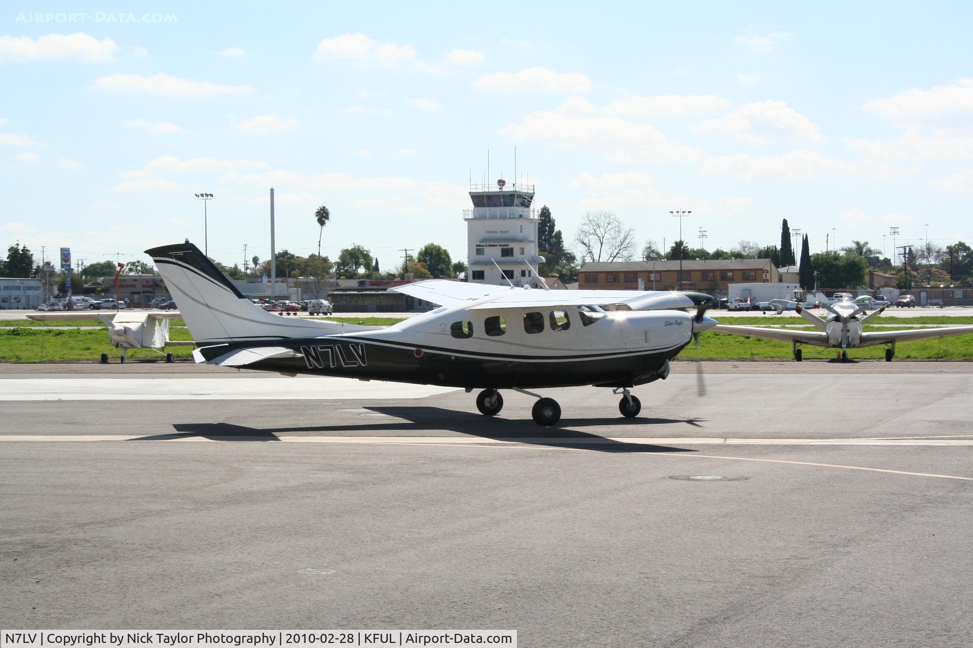 N7LV, 1980 Cessna P210N Pressurised Centurion C/N P21000506, Taxiing for 24