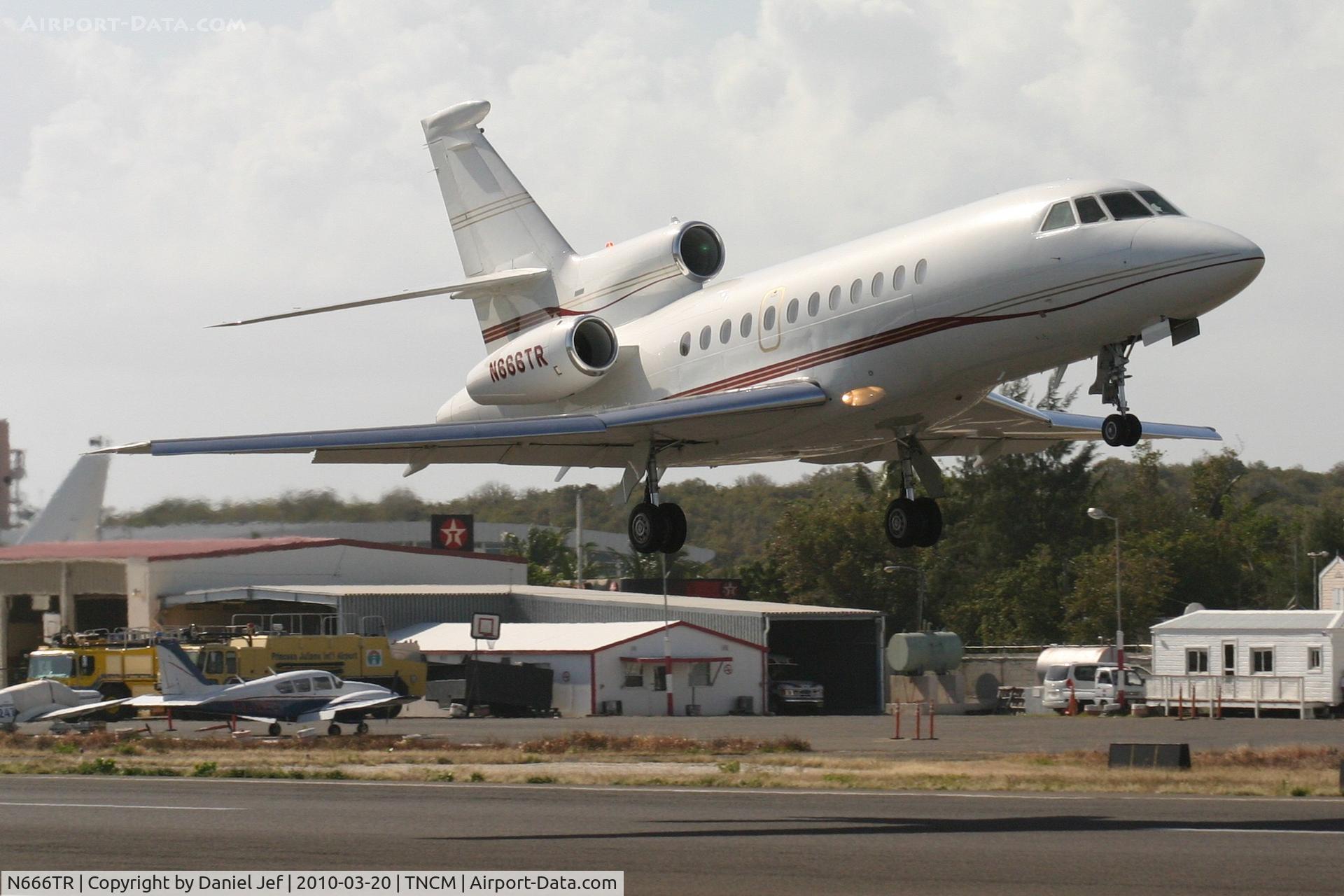 N666TR, 2002 Dassault Falcon 900 C/N 195, N666TR departing TNCM runway 10