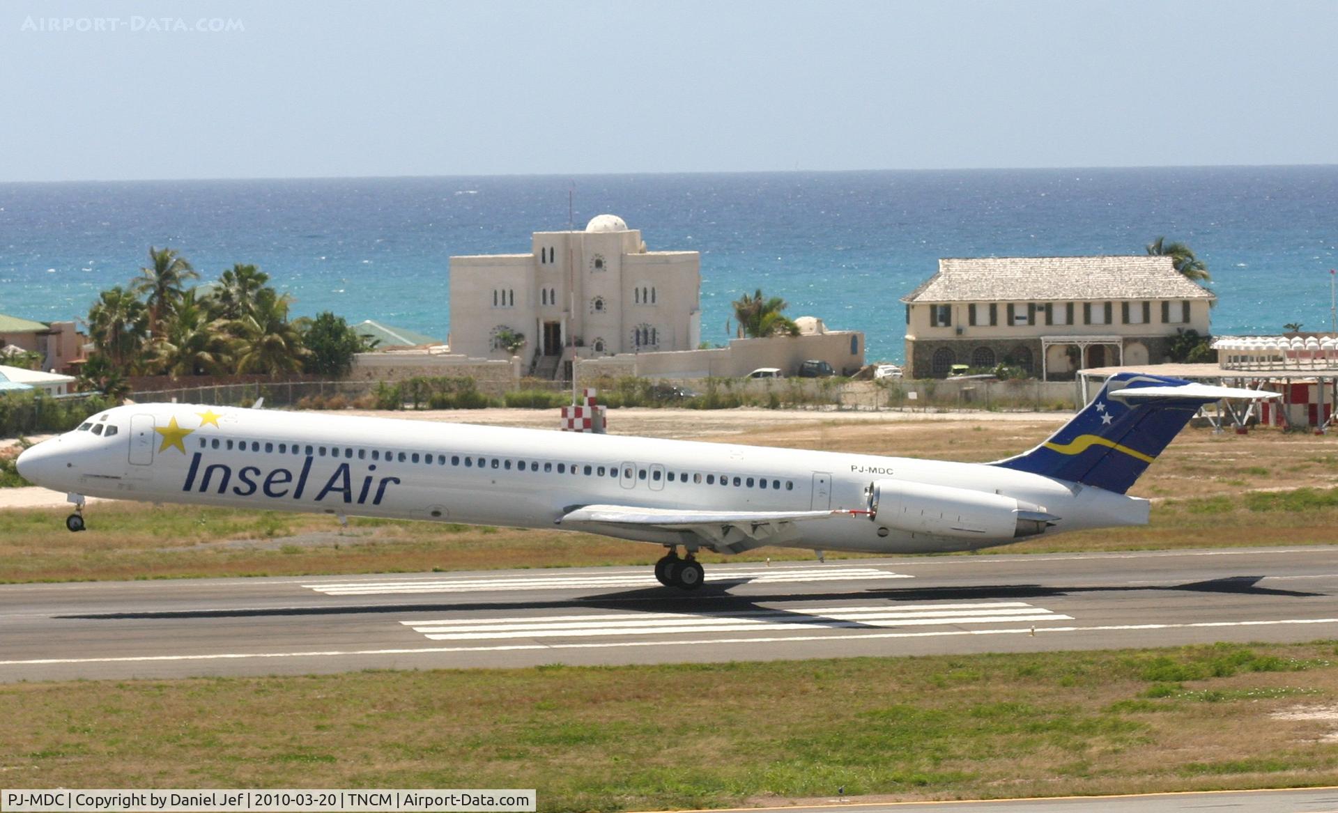 PJ-MDC, 1988 McDonnell Douglas MD-82 (DC-9-82) C/N 49434, Insel Aie landing at TNCM