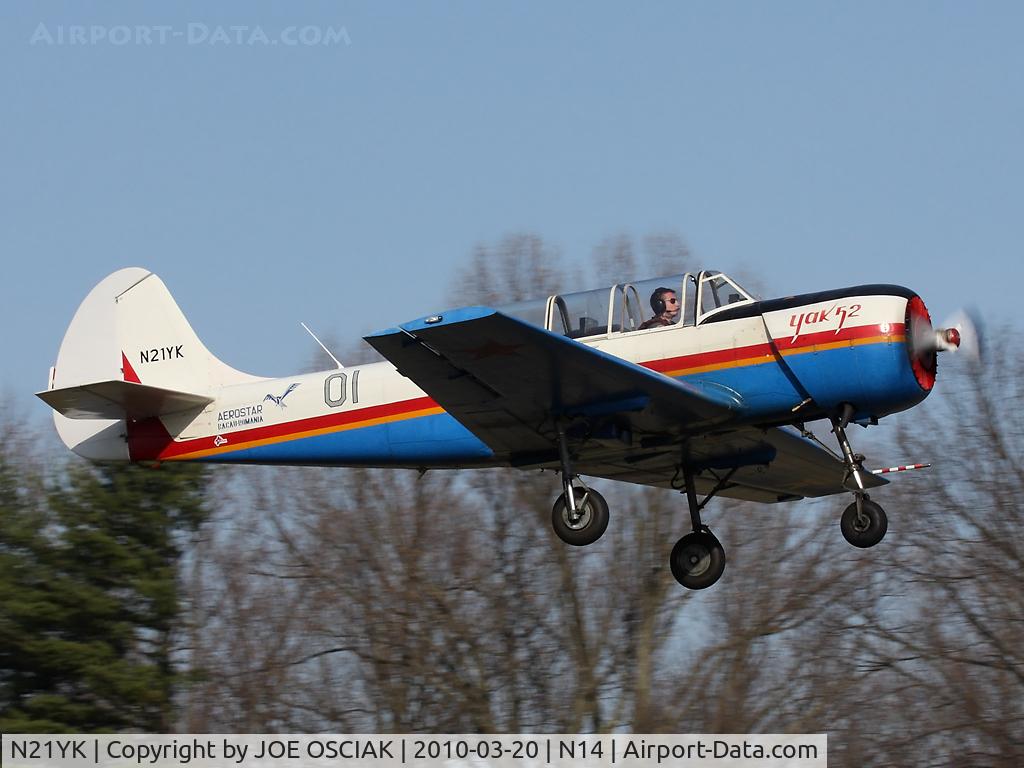 N21YK, 1992 Yakovlev Yak-52 C/N 9211609/01, Leaving N14