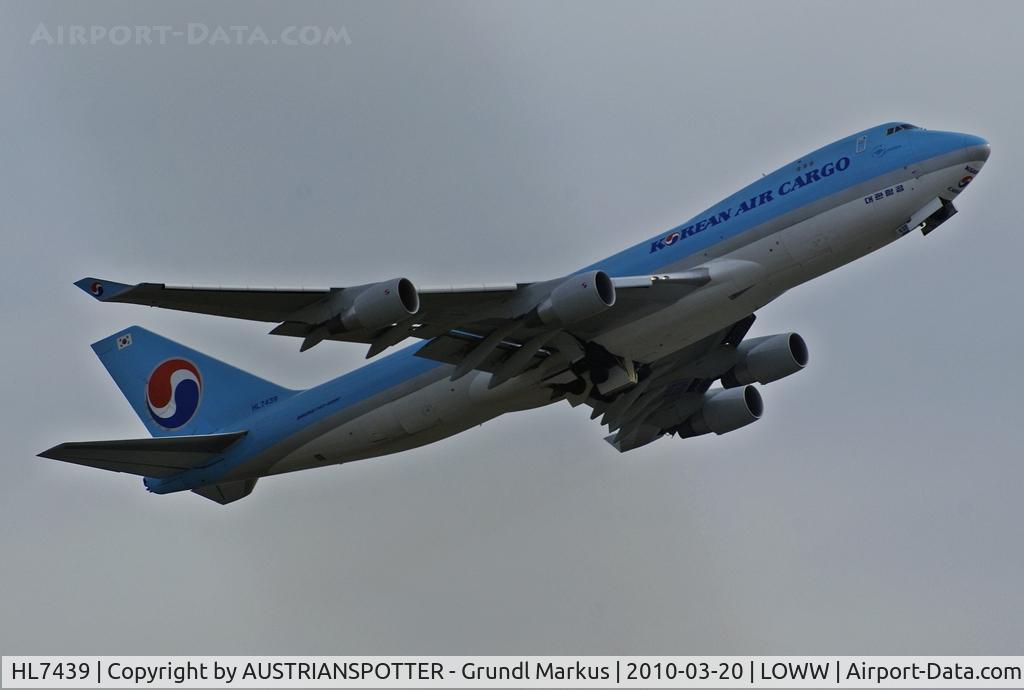 HL7439, 2003 Boeing 747-4B5F/SCD C/N 33516, Korean Air Cargo