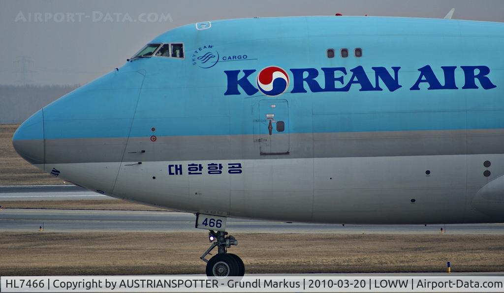 HL7466, 2001 Boeing 747-4B5F/SCD C/N 26413, Korean Air cargo