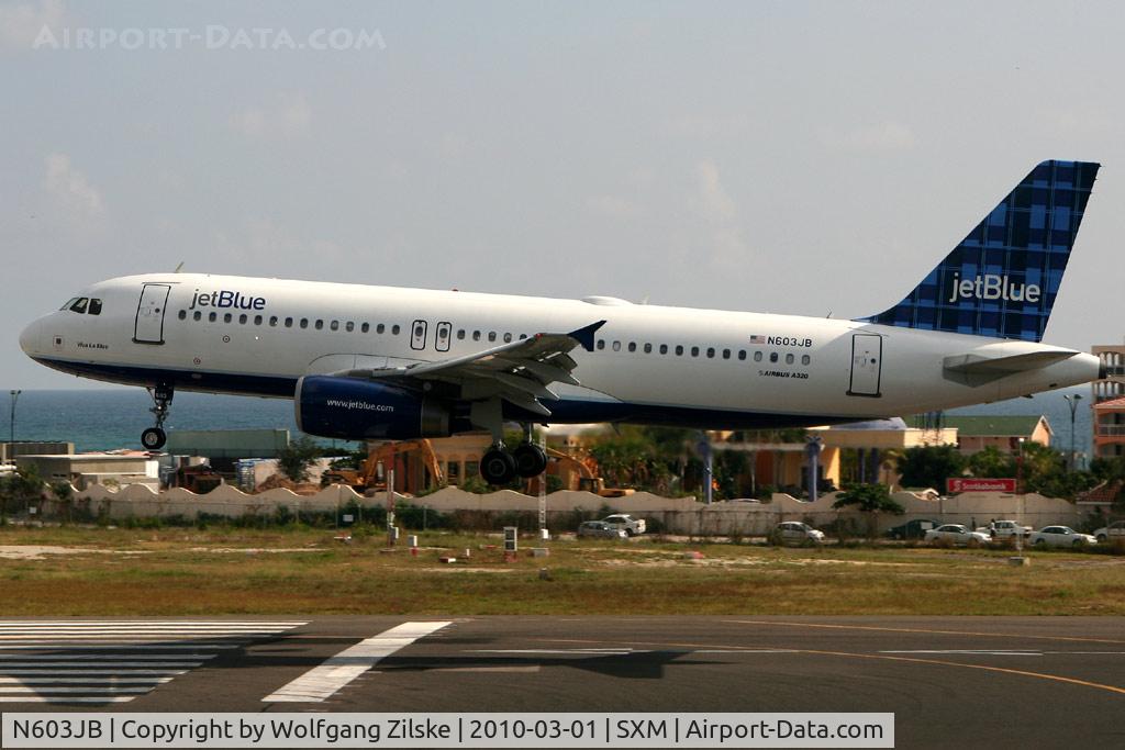 N603JB, 2005 Airbus A320-232 C/N 2352, visitor
