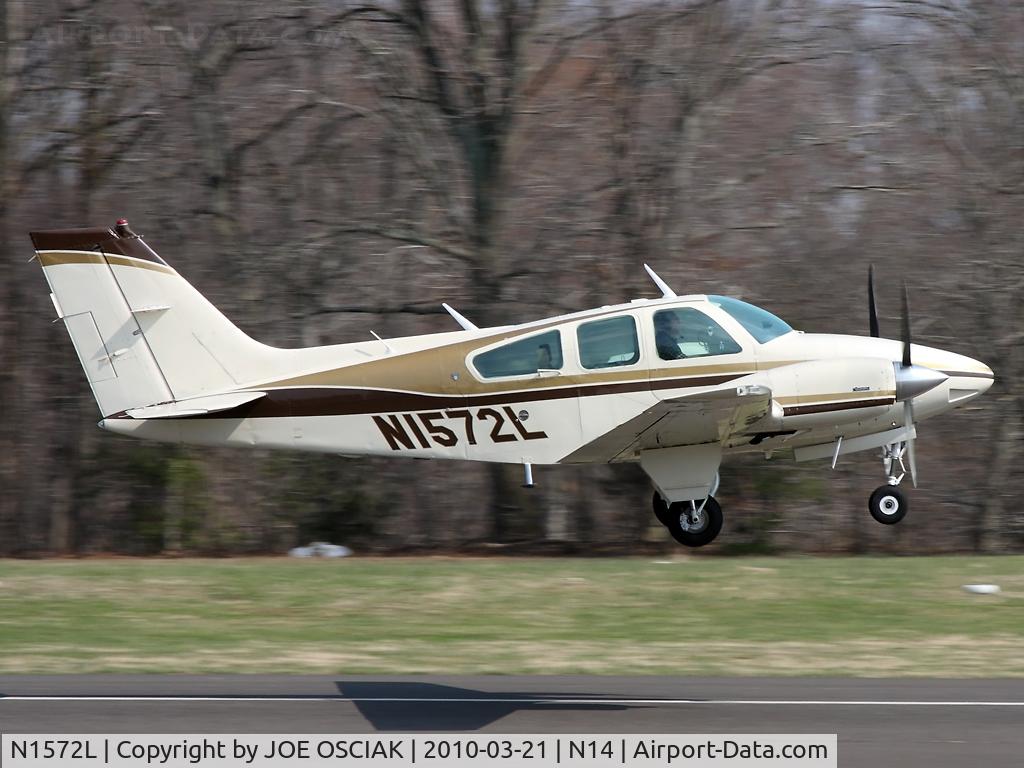 N1572L, 1976 Beech 95-B55 (T42A) Baron C/N TC-1946, @ N14