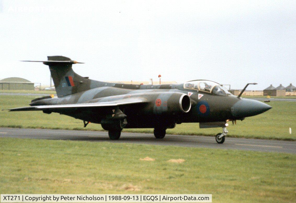 XT271, 1965 Hawker Siddeley Buccaneer S.2A C/N B3-14-64, Buccaneer S.2A of 237 Operational Conversion Unit taxying to the active runway at RAF Lossiemouth in September 1988.