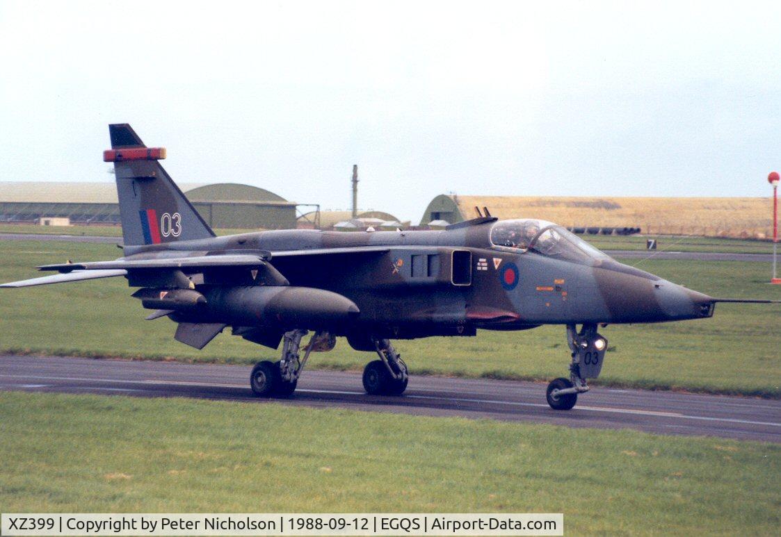 XZ399, 1977 Sepecat Jaguar GR.1A C/N S.164, Jaguar GR.1A of 226 Operational Conversion Unit taxying to the active runway at RAF Lossiemouth in September 1988.