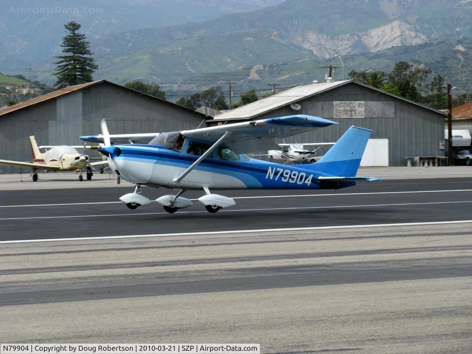 N79904, 1969 Cessna 172K Skyhawk C/N 17258238, 1969 Cessna 172K SKYHAWK, Lycoming O-320-E2D 150 Hp, near touchdown Rwy 22