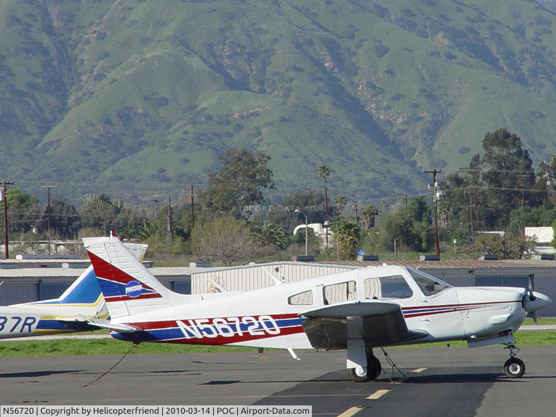 N56720, 1973 Piper PA-28R-200 C/N 28R-7435034, Parked at Brackett