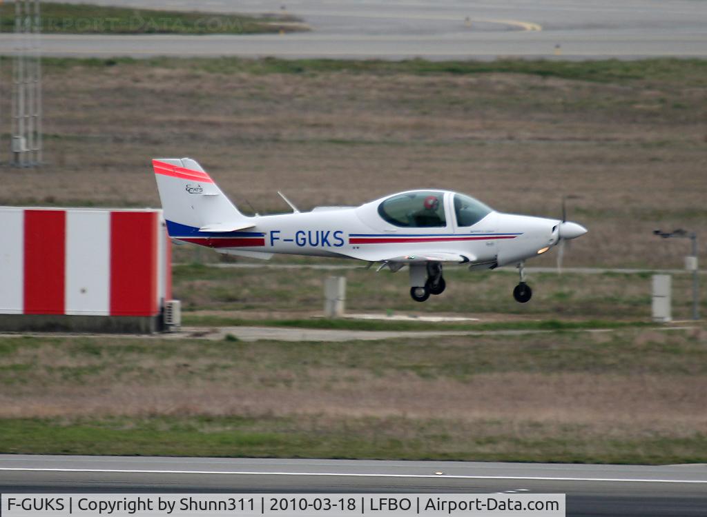 F-GUKS, Grob G-120A-F C/N 85052, Landing rwy 14R