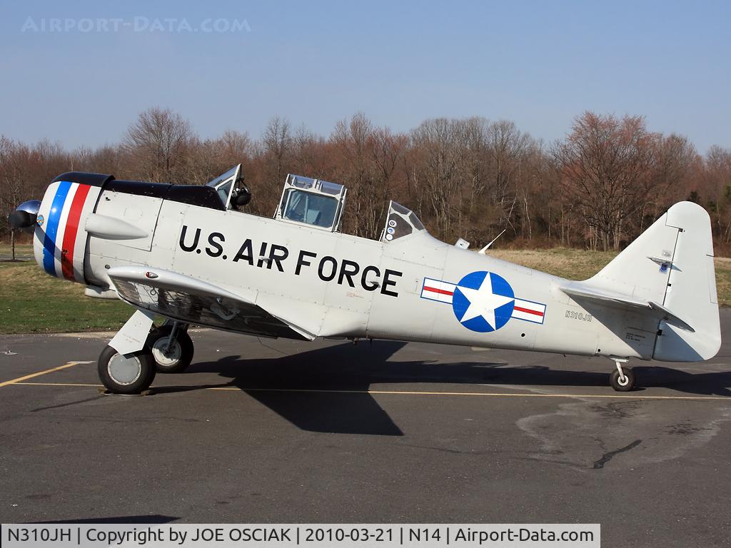 N310JH, 1953 North American T-6G Texan C/N 88-12472, At the Flying W