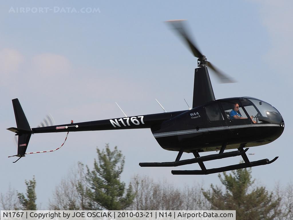 N1767, Robinson R44 II C/N 12796, Flying at N14