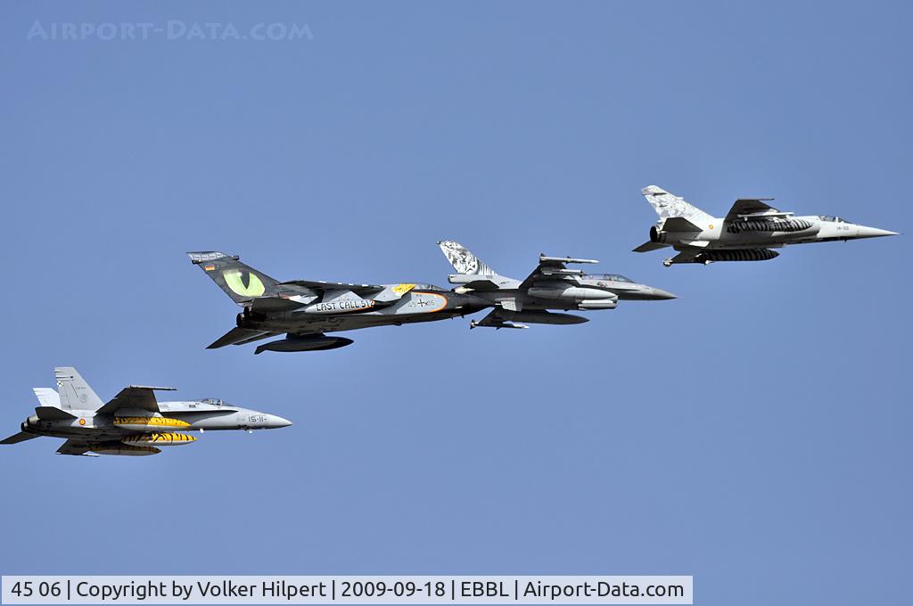 45 06, Panavia Tornado IDS C/N 518/GS159/4206, Tiger Formation