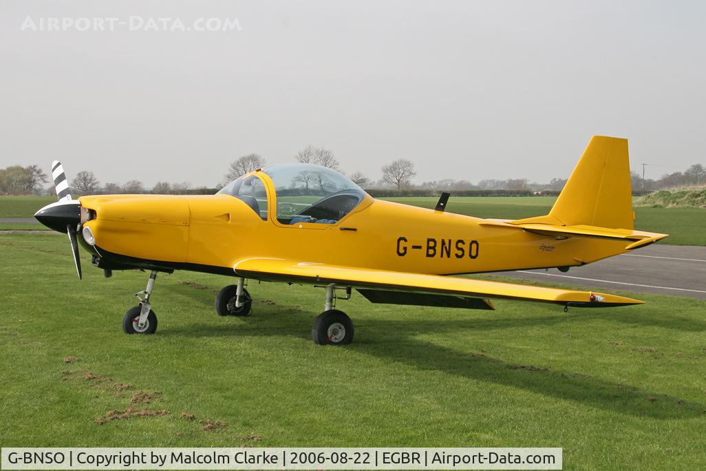 G-BNSO, 1987 Slingsby T-67M Firefly Mk2 C/N 2021, Slingsby T-67M Firefly Mk2. At the 2006 John McLean Trophy aerobatics competition, Breighton Airfield.
