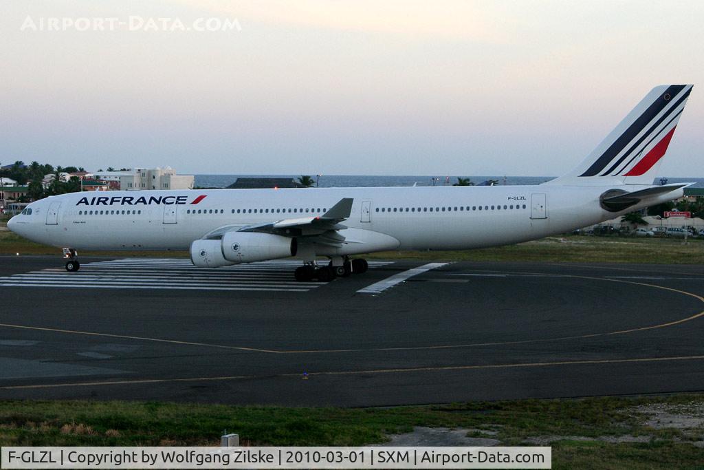 F-GLZL, 1998 Airbus A340-313X C/N 210, visitor