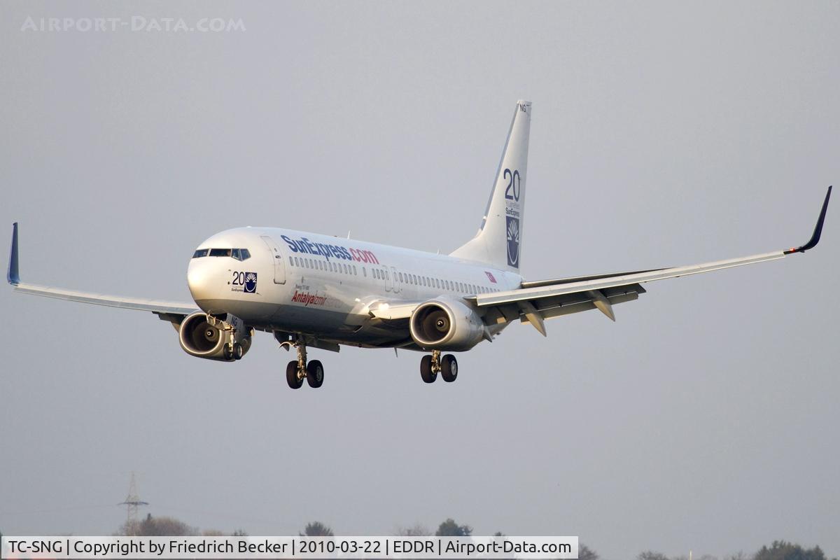 TC-SNG, 2008 Boeing 737-8HC C/N 36530, short final