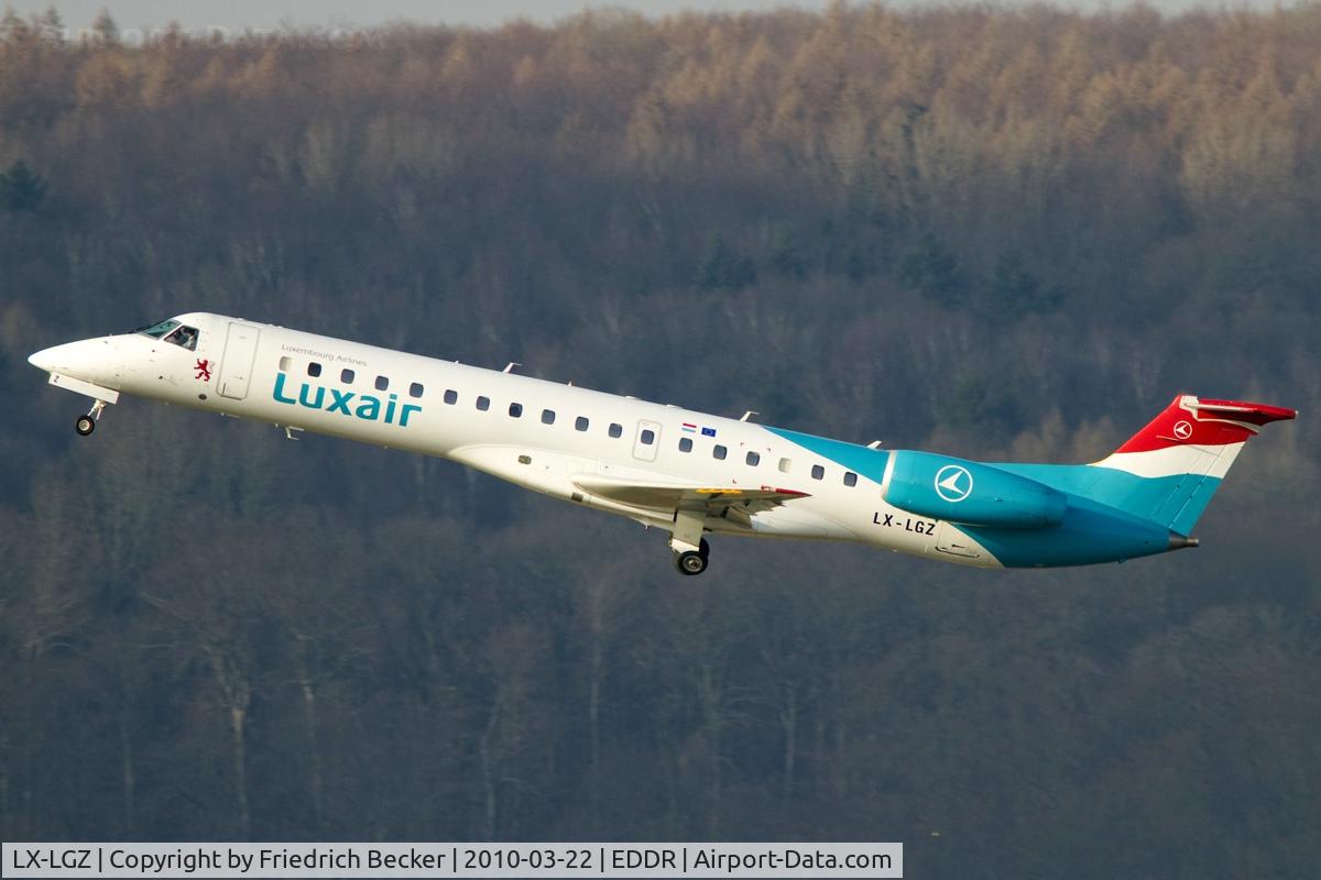 LX-LGZ, 2000 Embraer EMB-145LU (ERJ-145LU) C/N 145258, departing via RW27