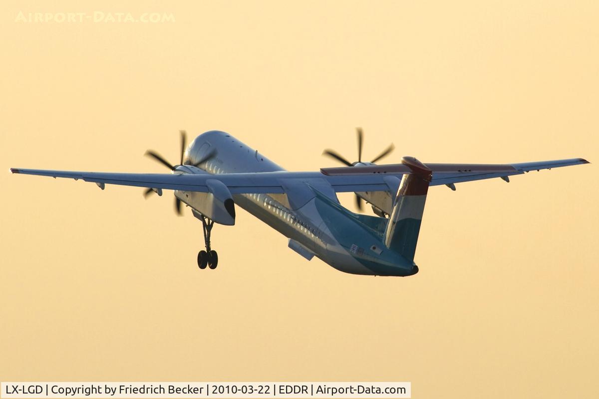 LX-LGD, 2007 De Havilland Canada DHC-8-402Q Dash 8 C/N 4171, departing via RW27