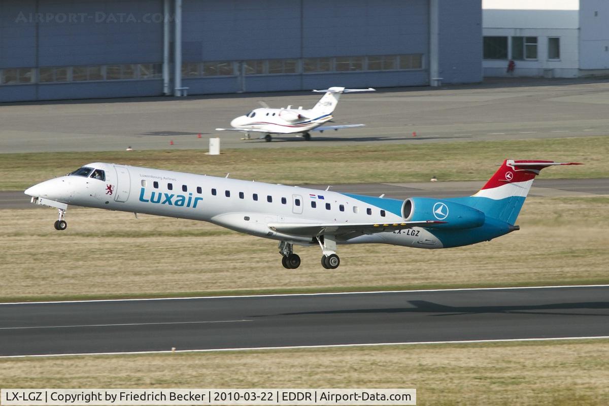 LX-LGZ, 2000 Embraer EMB-145LU (ERJ-145LU) C/N 145258, departing via RW27