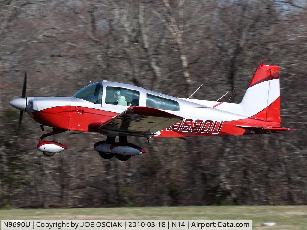 N9690U, 1975 Grumman American AA-5A Cheetah C/N AA5A-0056, Leaving N14