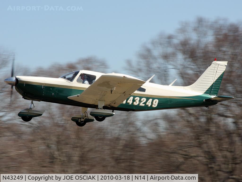 N43249, 1974 Piper PA-32-260 Cherokee Six Cherokee Six C/N 32-7400042, Leaving N14
