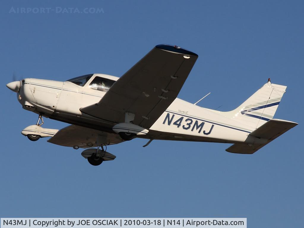 N43MJ, 1975 Piper PA-28-151 C/N 28-7515297, Leaving N14