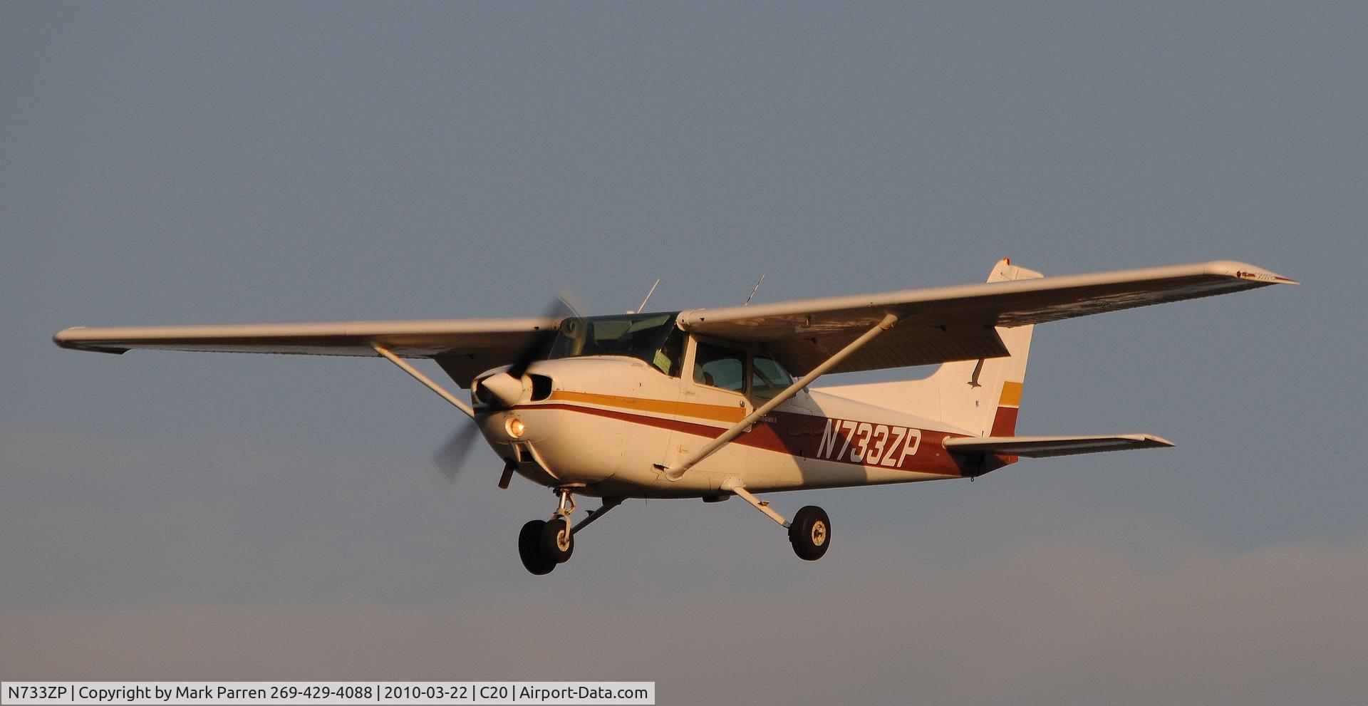 N733ZP, 1977 Cessna 172N C/N 17268681, Coming in to Berrien Springs, Andrews Unv. Airport