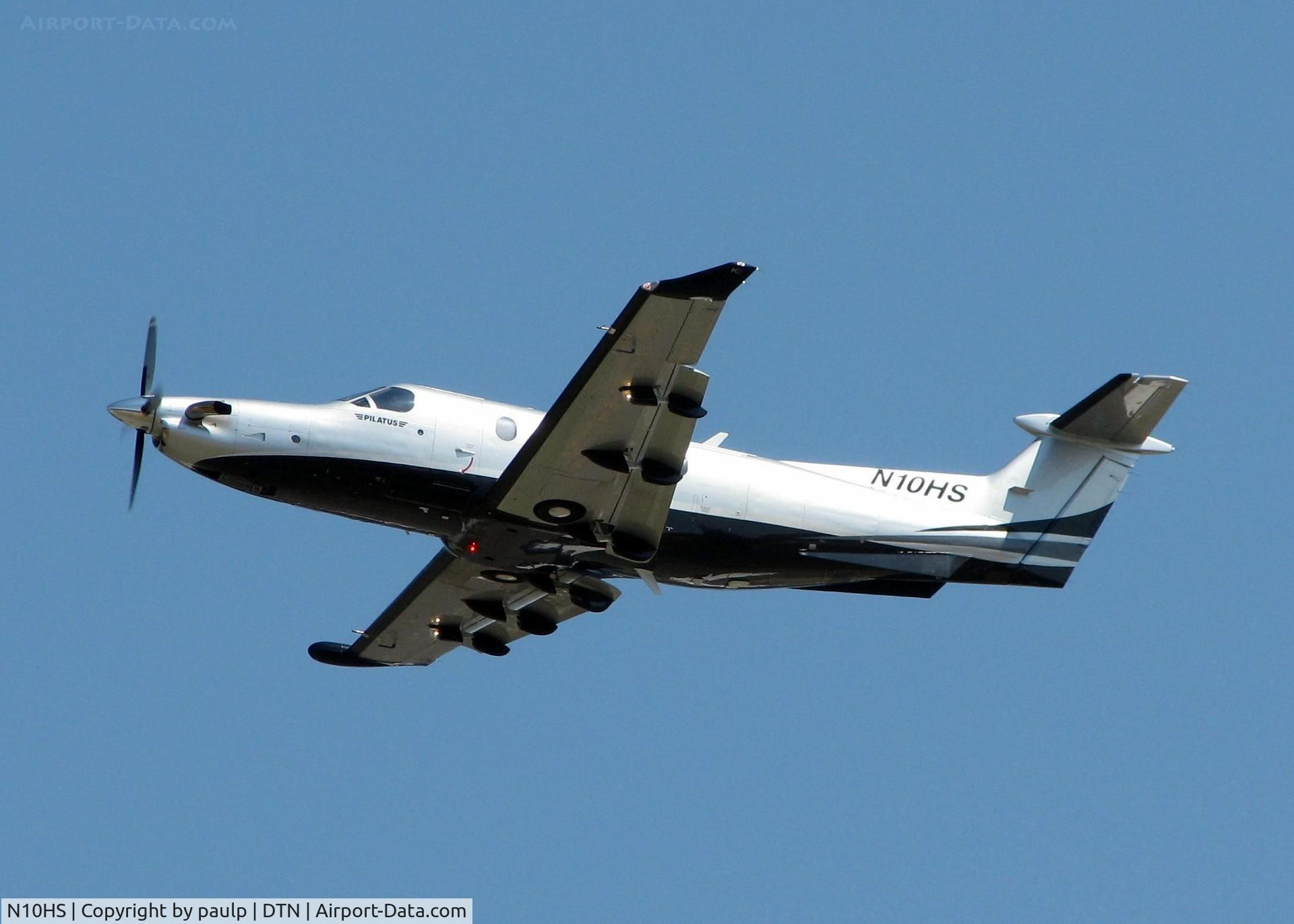 N10HS, 2008 Pilatus PC-12/47E C/N 1025, Off of runway 32 at Downtown Shreveport. One Awesome Aircraft! I will own a Pilatus one day!