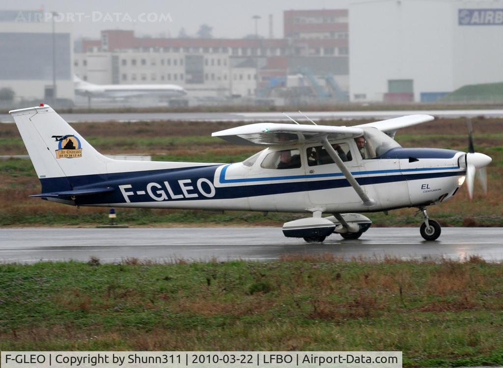 F-GLEO, 1974 Reims F172M Skyhawk Skyhawk C/N 1196, Taxiing to the General Aviation area...