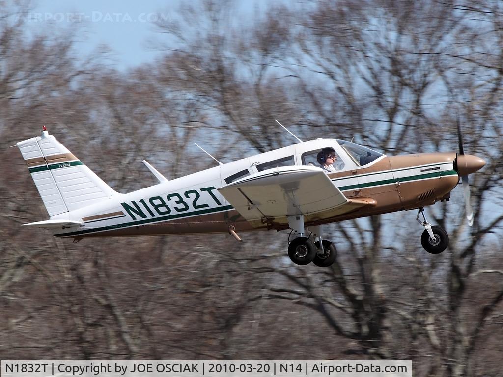 N1832T, 1971 Piper PA-28-180 C/N 28-7105109, Leaving N14