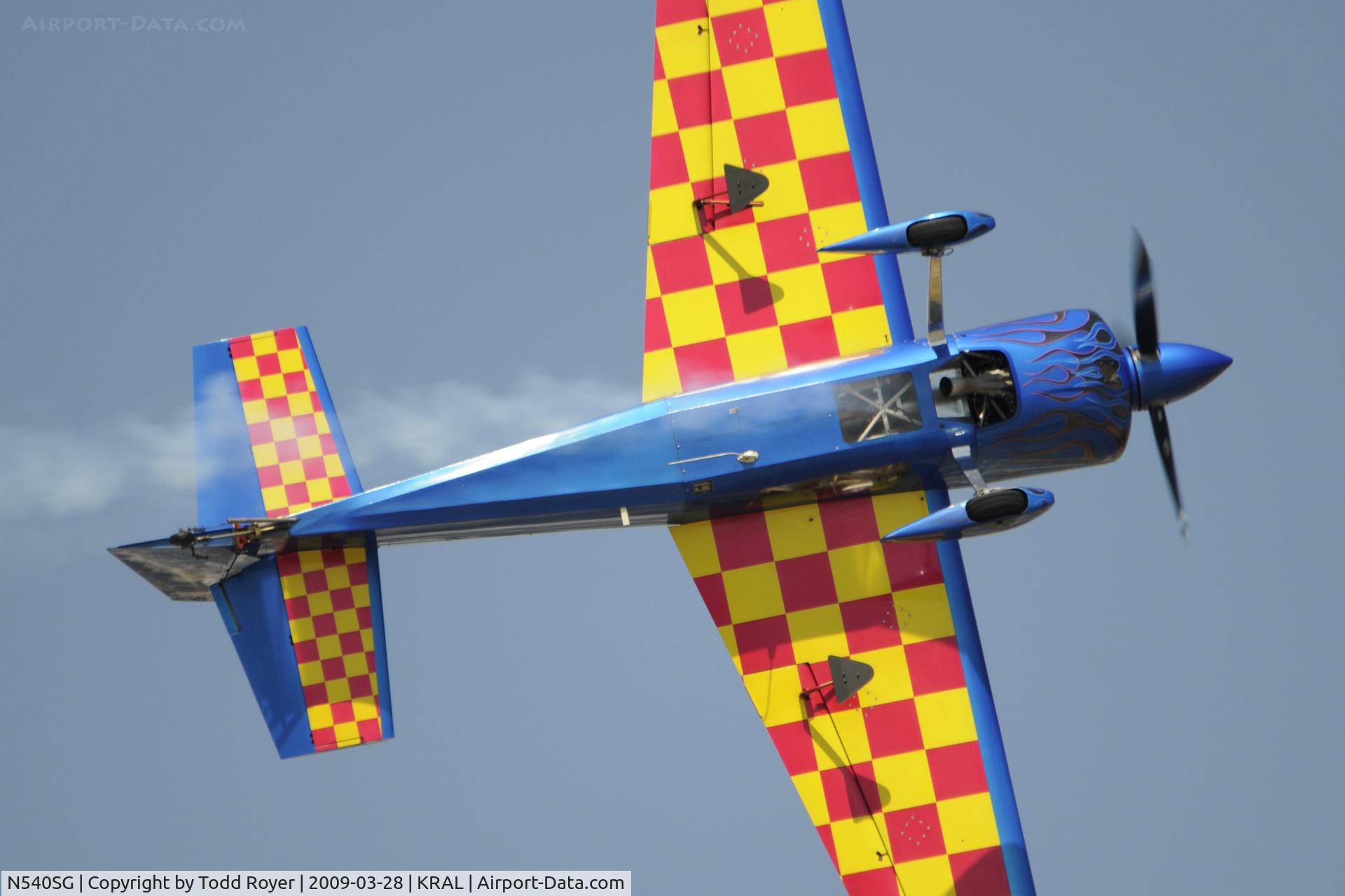 N540SG, 2005 Zivko Edge 540 C/N 0035, Riverside Airshow 2009