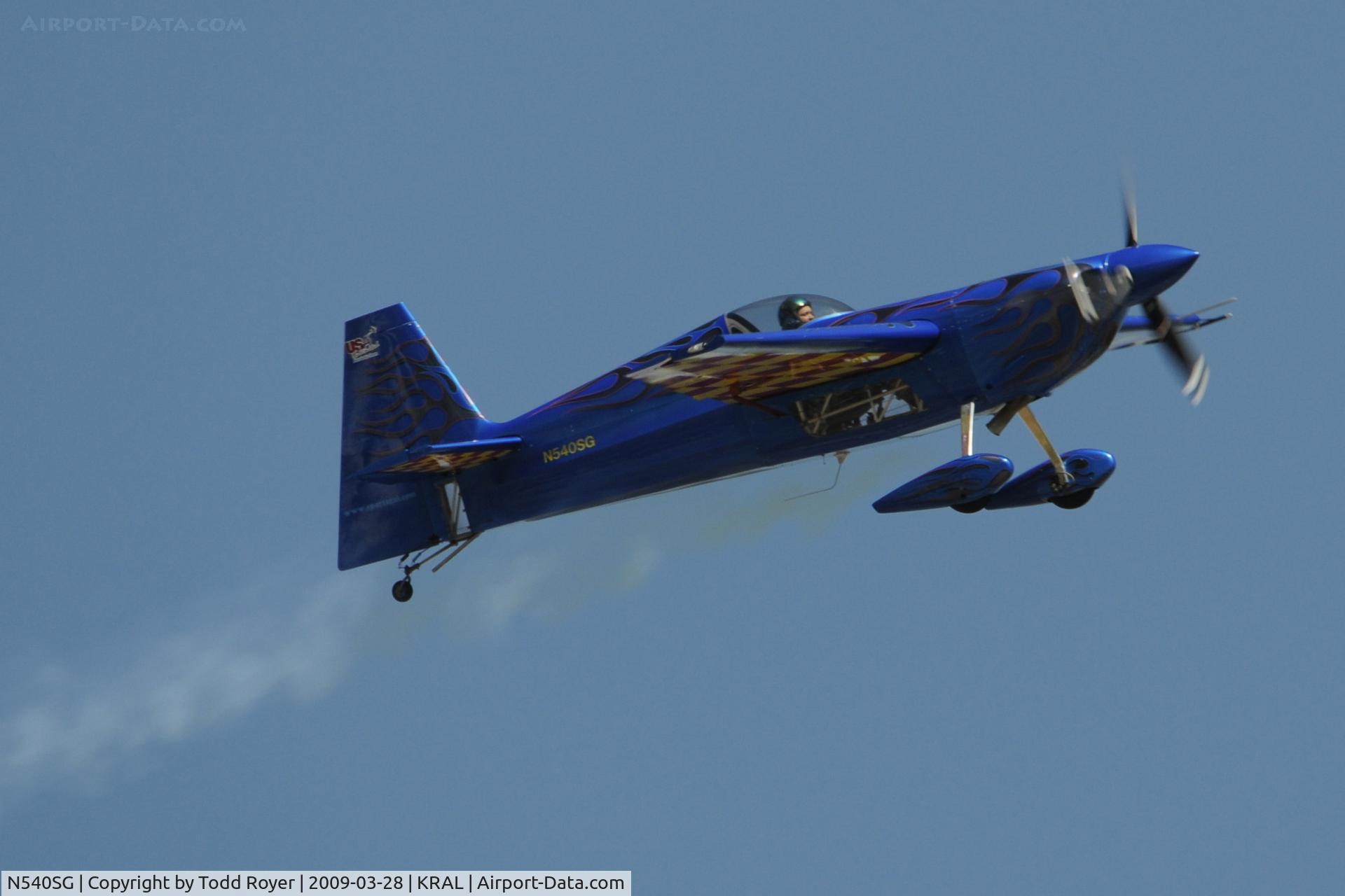 N540SG, 2005 Zivko Edge 540 C/N 0035, Riverside Airshow 2009