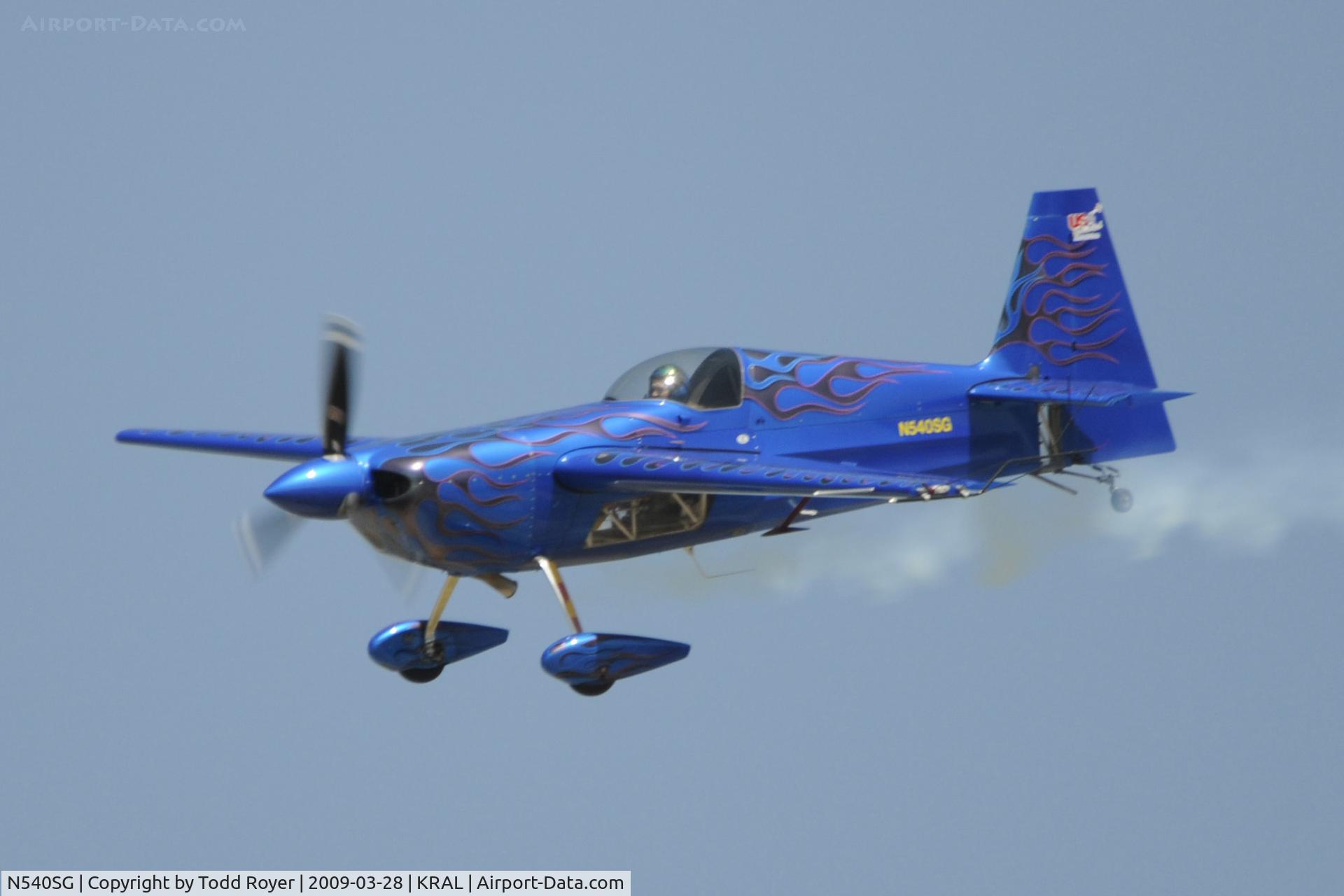 N540SG, 2005 Zivko Edge 540 C/N 0035, Riverside Airshow 2009