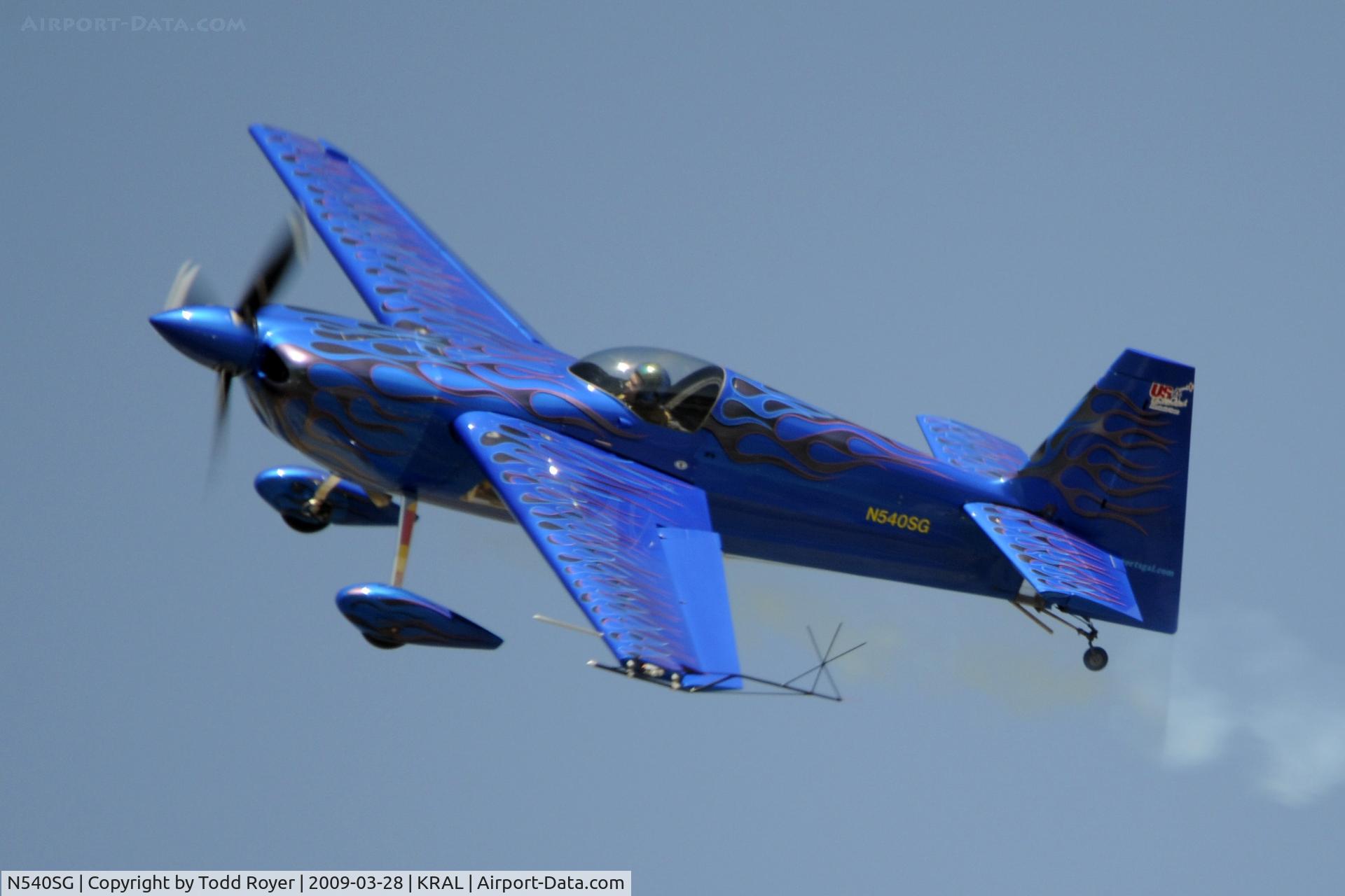 N540SG, 2005 Zivko Edge 540 C/N 0035, Riverside Airshow 2009