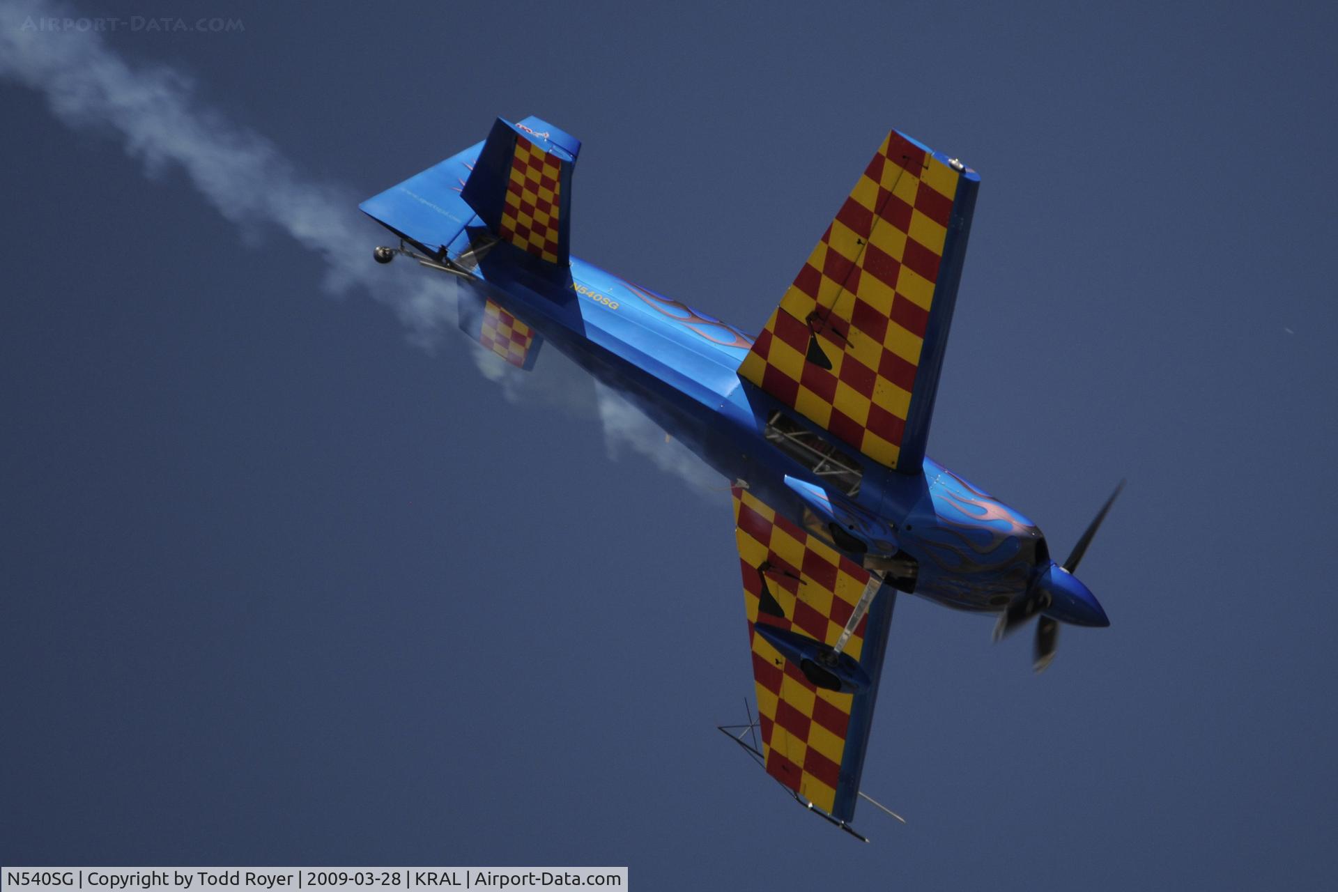N540SG, 2005 Zivko Edge 540 C/N 0035, Riverside Airshow 2009