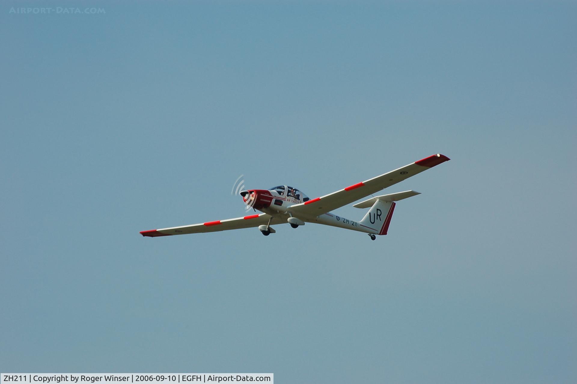 ZH211, Grob G-109B Vigilant T1 C/N 6557, Vigilant T.1 coded UR. Motorised glider flown by Air Cadets at Swansea Airport in 2006