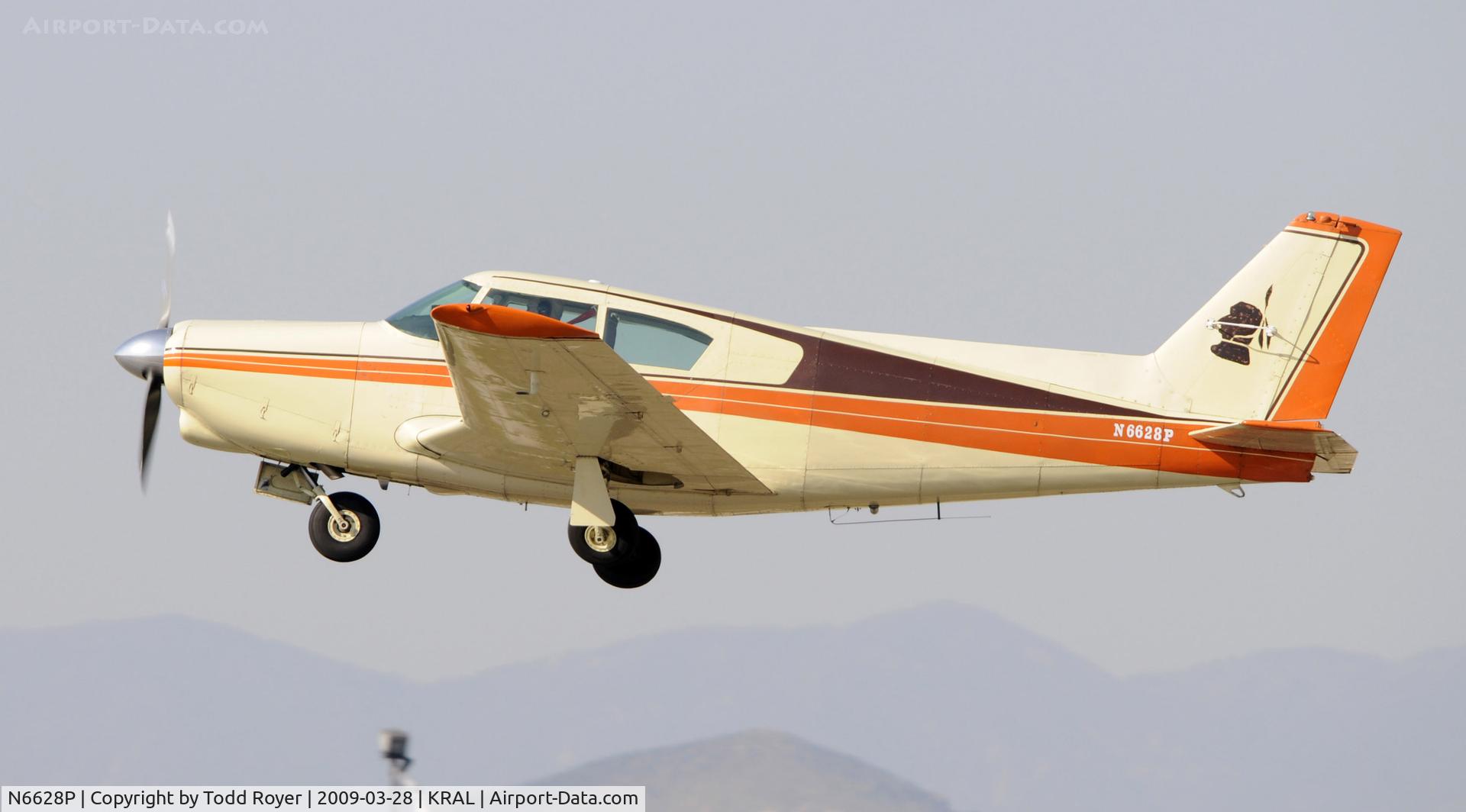 N6628P, 1960 Piper PA-24-180 Comanche C/N 24-1751, Riverside Airshow 2009