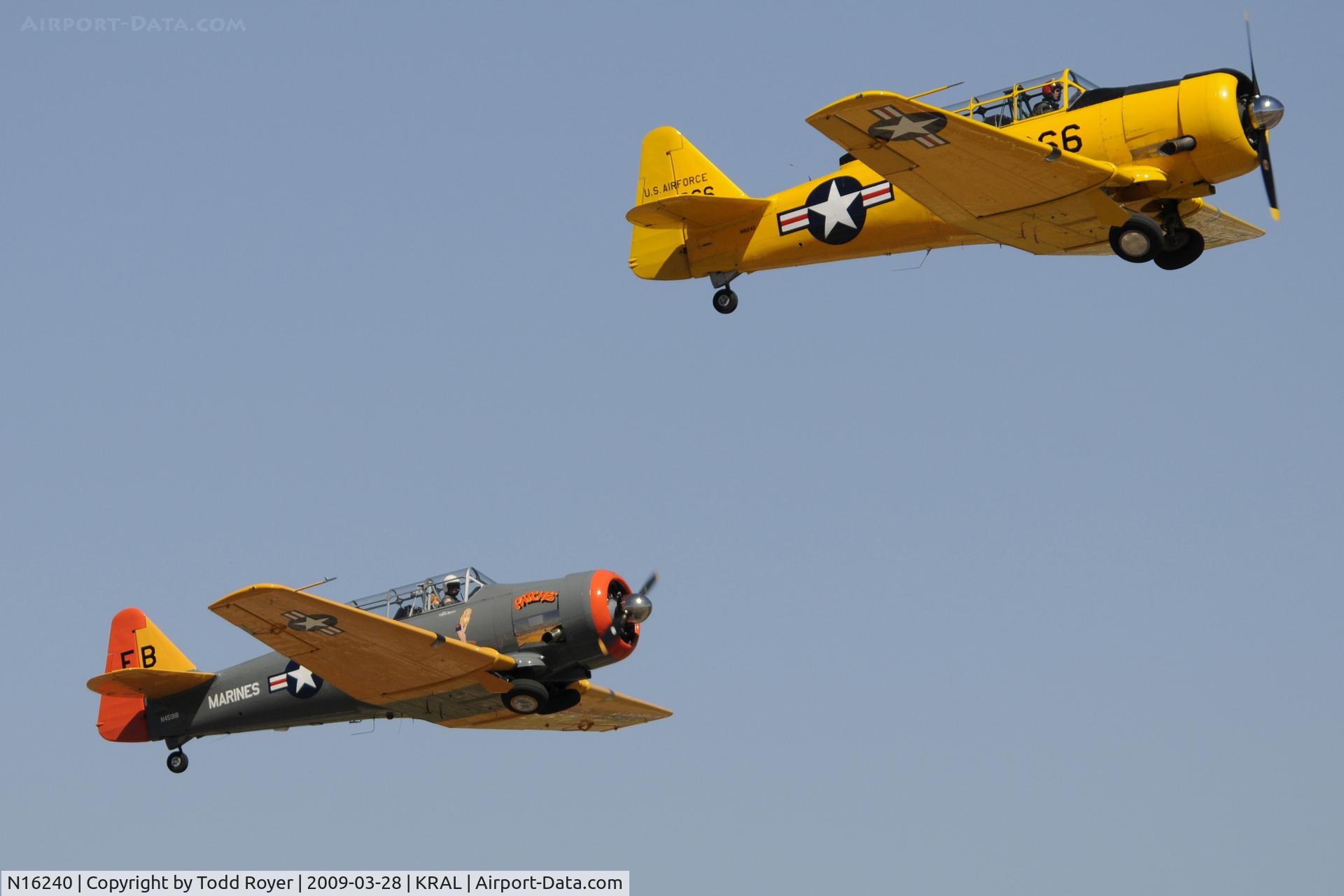 N16240, 1952 Canadian Car & Foundry (North Ameican) Harvard Mk IV C/N 20366, Riverside Airshow 2009