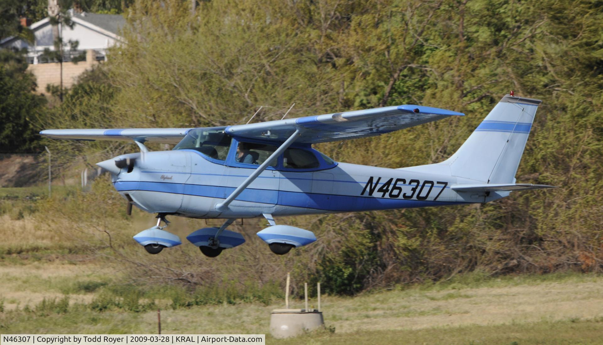 N46307, 1968 Cessna 172K Skyhawk C/N 17257174, Riverside Airshow 2009