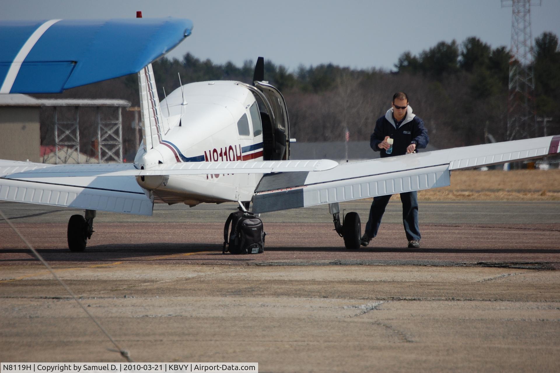 N8119H, 1980 Piper PA-28-161 C/N 28-8016127, Entering Warrior 8119H for Sam's first flight.