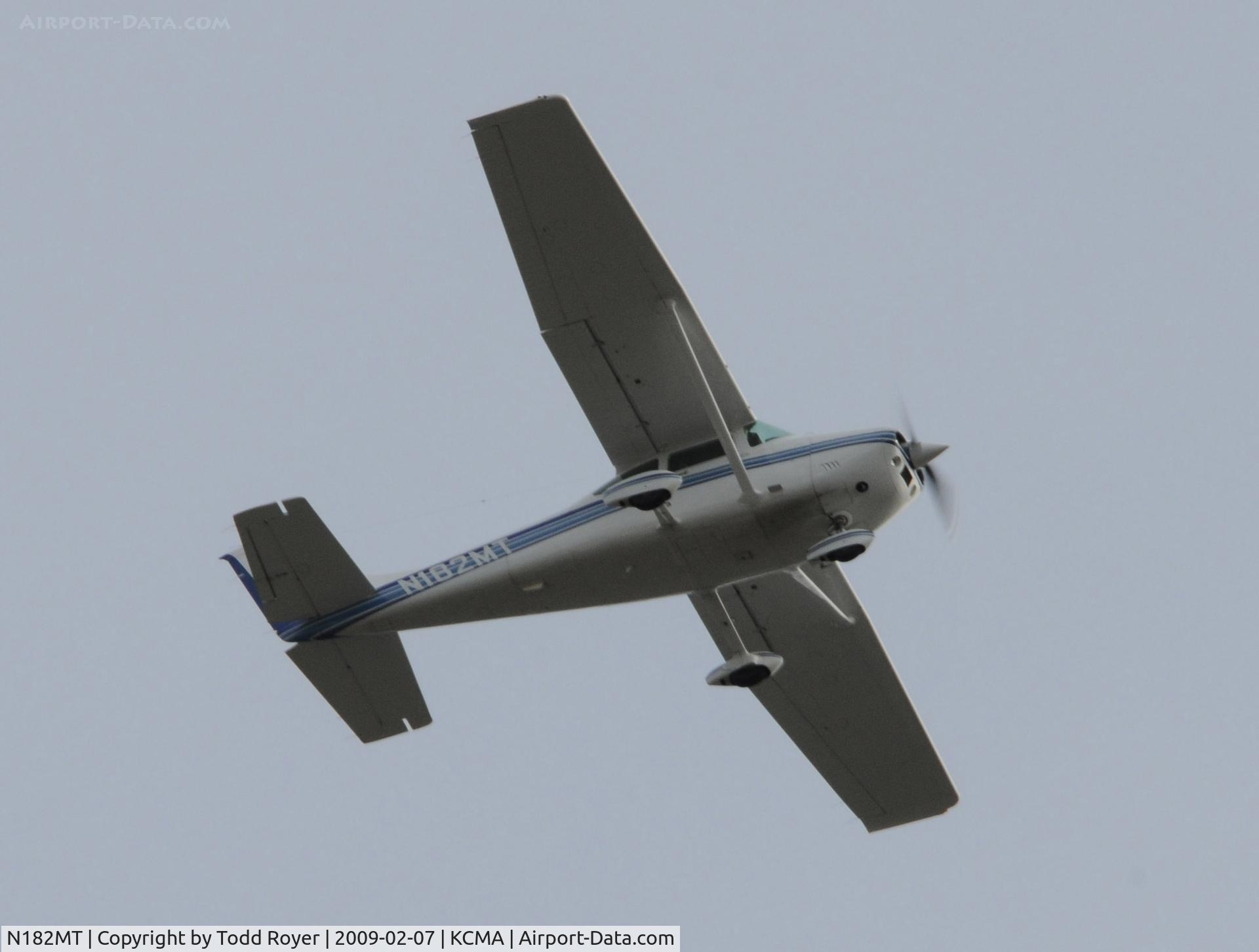 N182MT, 1982 Cessna 182 Skylane C/N 18268157, From the backyard
