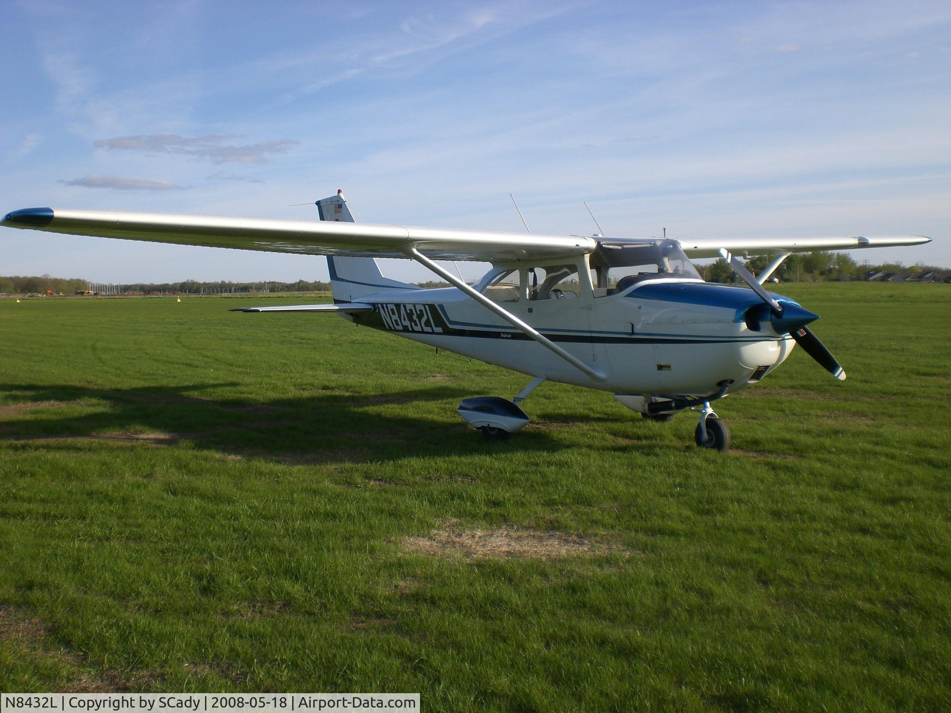N8432L, 1968 Cessna 172I C/N 17256632, Forest Lake